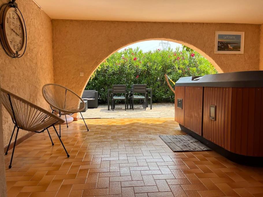 Bas De Villa 70M2 Independant Avec Espace Jacuzzi Prive Le Lavandou Eksteriør billede