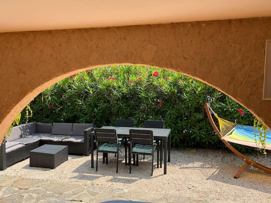 Bas De Villa 70M2 Independant Avec Espace Jacuzzi Prive Le Lavandou Eksteriør billede