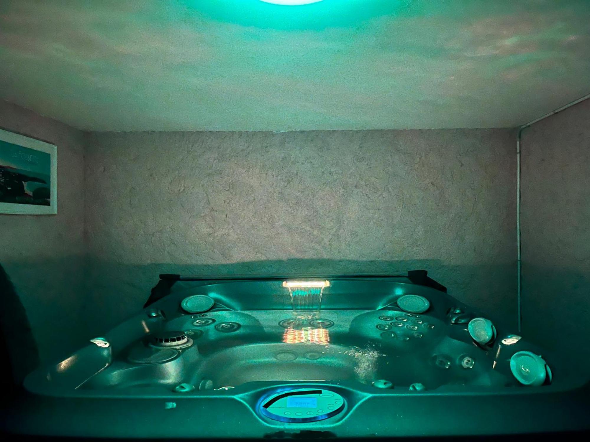 Bas De Villa 70M2 Independant Avec Espace Jacuzzi Prive Le Lavandou Eksteriør billede
